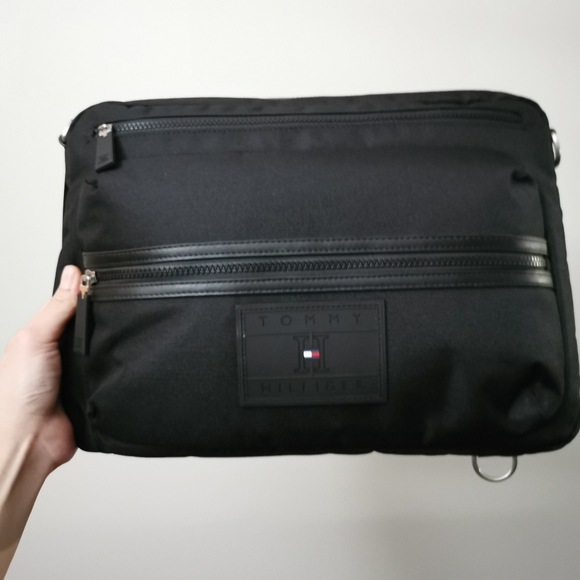 Brand new Tommy Hilfiger Men Bag - Picture 7 of 8